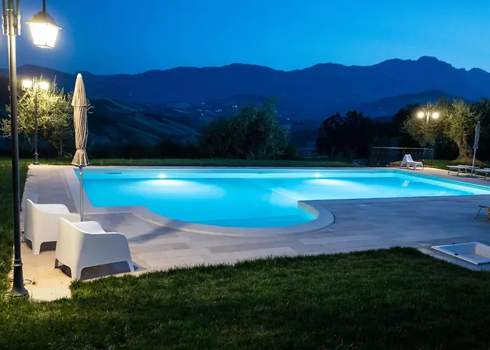 Фермерский дом Borgo Del Ginepro Кастильоне-Мессер-Раймондо